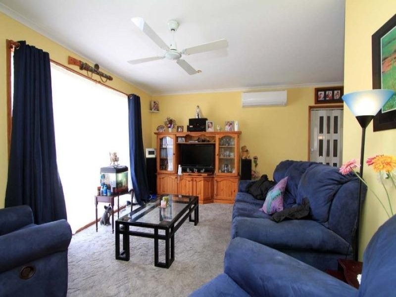 2/573 Webb St, Lavington NSW 2641