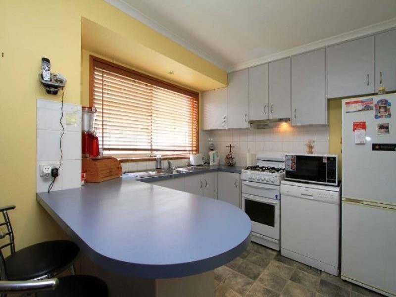 2/573 Webb St, Lavington NSW 2641