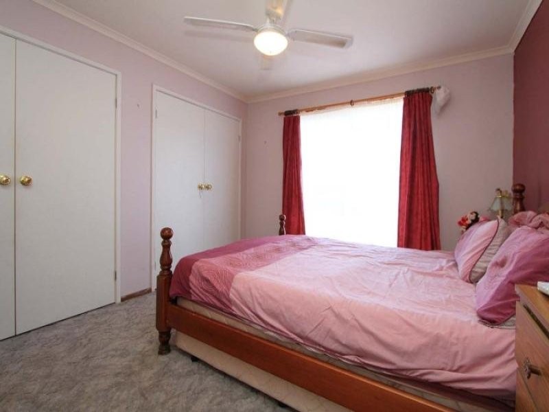 2/573 Webb St, Lavington NSW 2641