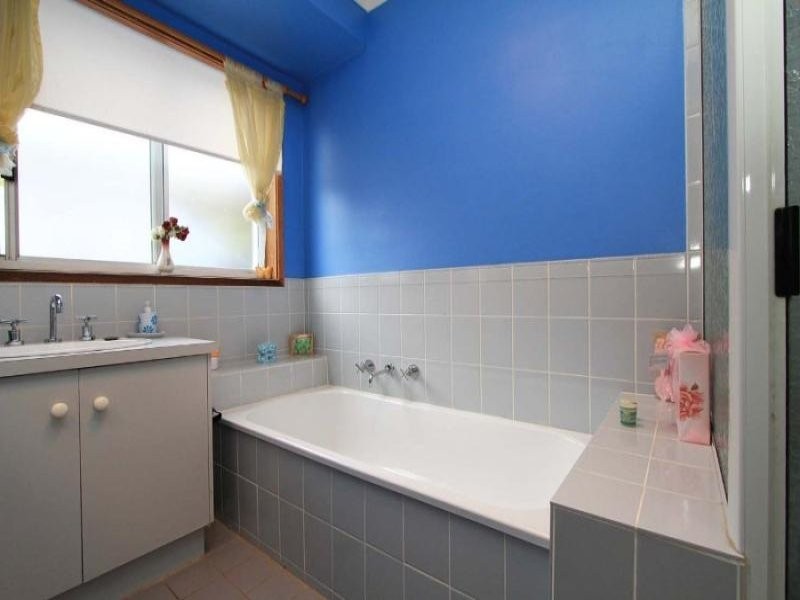 2/573 Webb St, Lavington NSW 2641