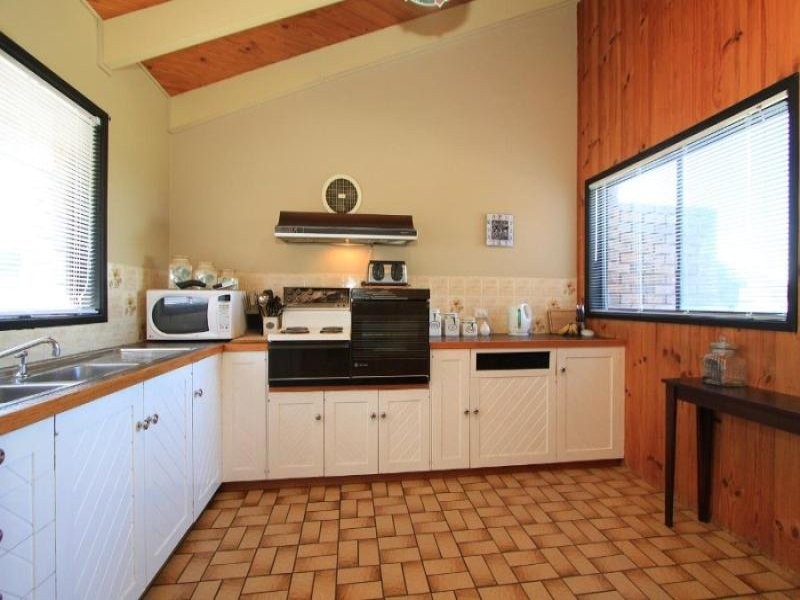 279 Tracy St, Lavington NSW 2641