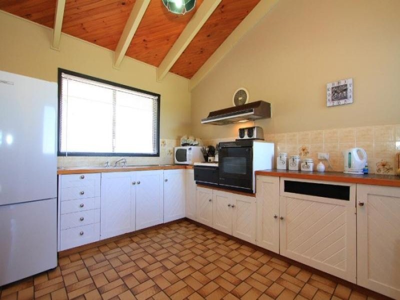 279 Tracy St, Lavington NSW 2641