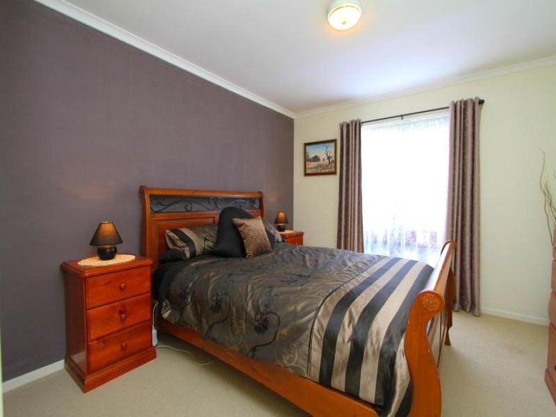 279 Tracy St, Lavington NSW 2641