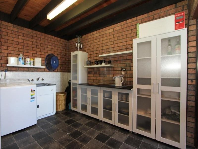 279 Tracy St, Lavington NSW 2641