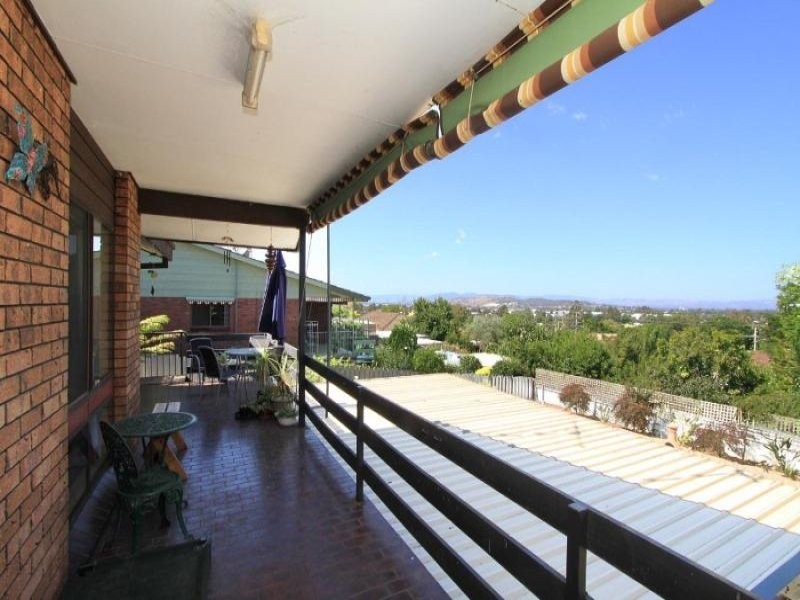 279 Tracy St, Lavington NSW 2641