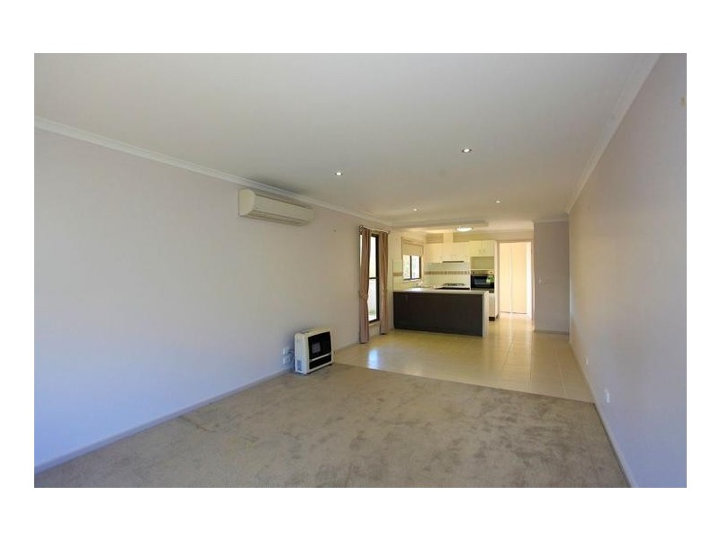 11/639 Kemp Street, Lavington NSW 2641