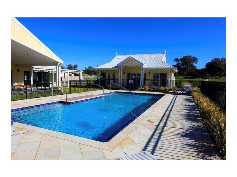 11/639 Kemp Street, Lavington NSW 2641