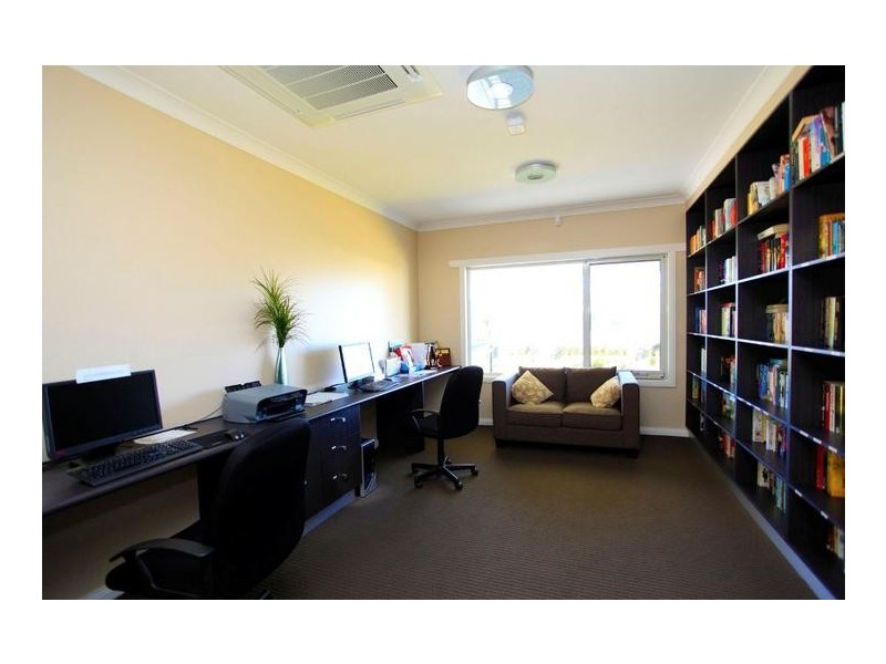 11/639 Kemp Street, Lavington NSW 2641