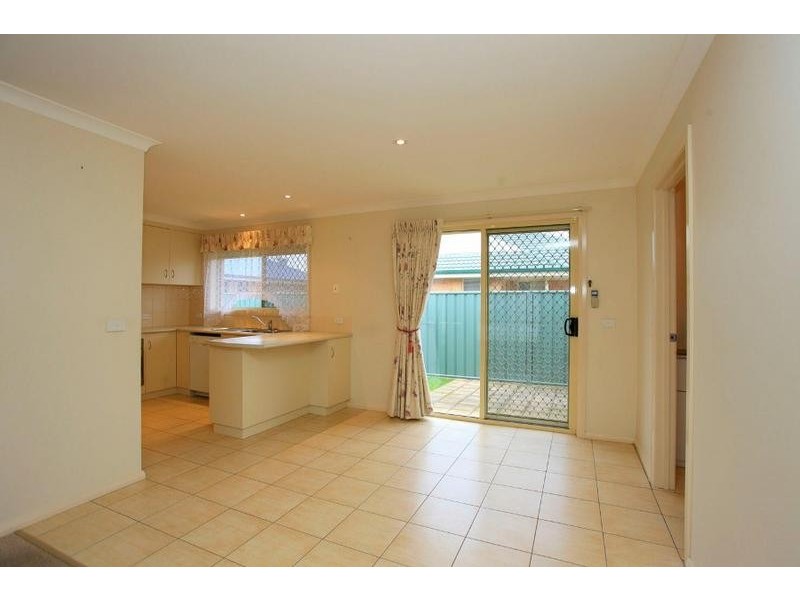 1/13 Rachel Court, Lavington NSW 2641