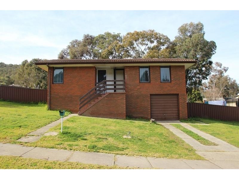 33 Hibiscus Crescent, West Albury NSW 2640