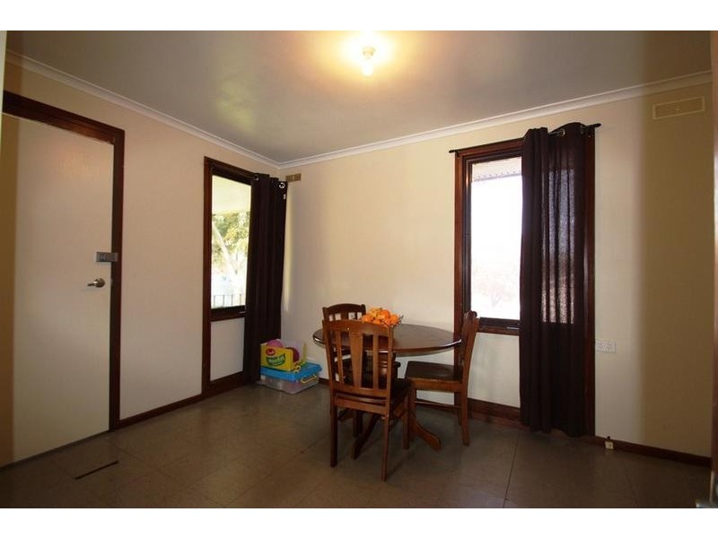 33 Hibiscus Crescent, West Albury NSW 2640