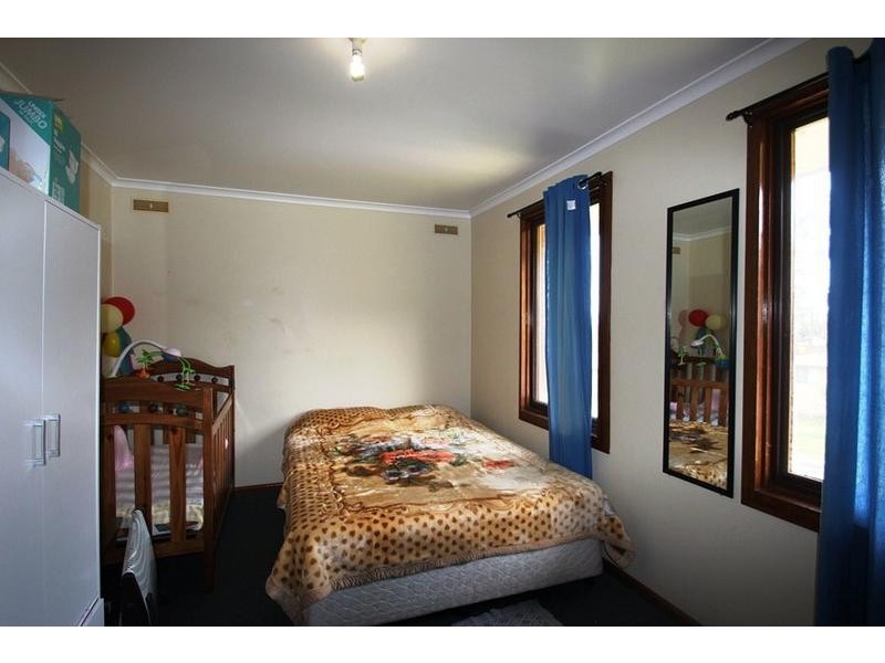 33 Hibiscus Crescent, West Albury NSW 2640