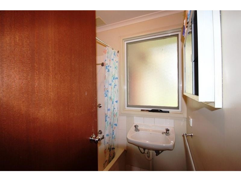 33 Hibiscus Crescent, West Albury NSW 2640