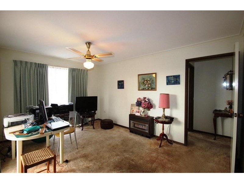 2/275 Vickers Road, Lavington NSW 2641