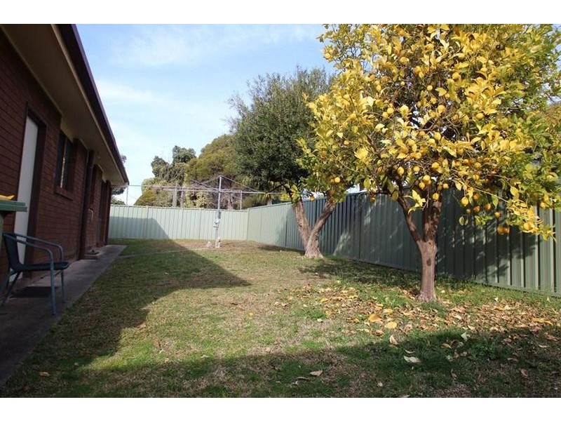 2/275 Vickers Road, Lavington NSW 2641