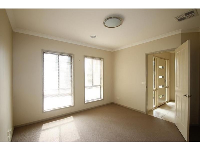 2/22 Mountain Way, Lavington NSW 2641