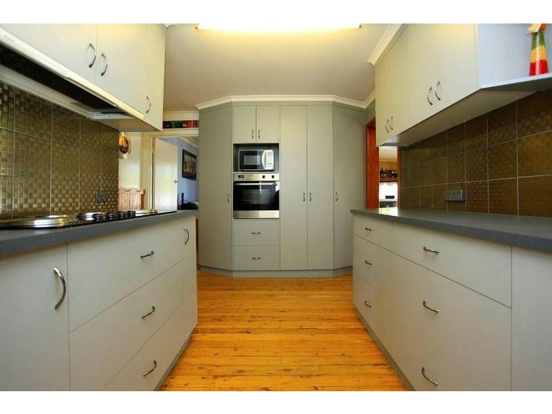 391 Hedley Crescent, Lavington NSW 2641