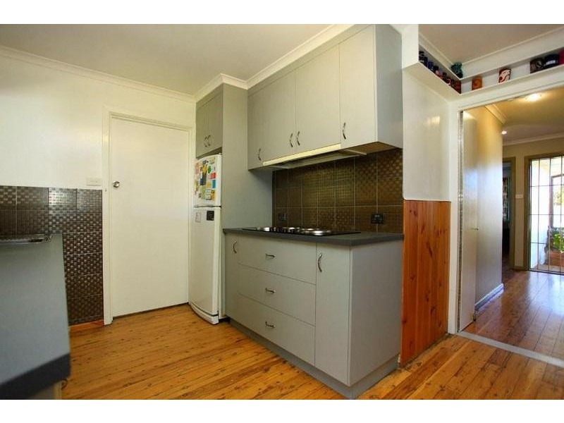 391 Hedley Crescent, Lavington NSW 2641