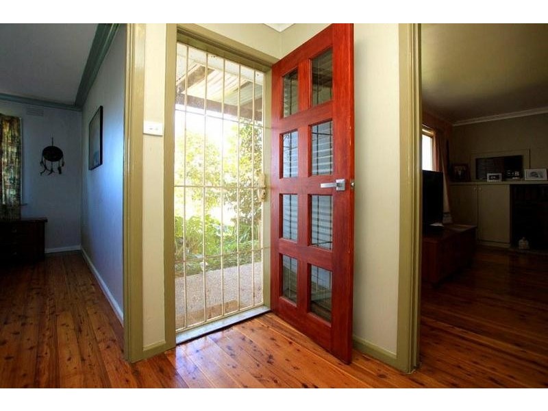 391 Hedley Crescent, Lavington NSW 2641