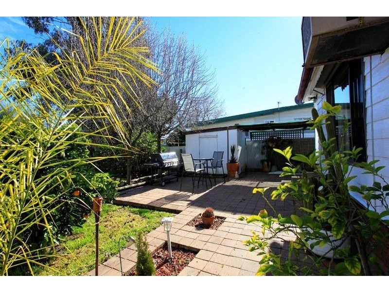 391 Hedley Crescent, Lavington NSW 2641