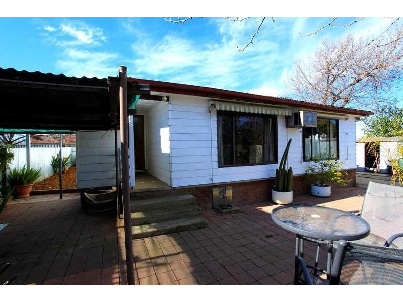 391 Hedley Crescent, Lavington NSW 2641