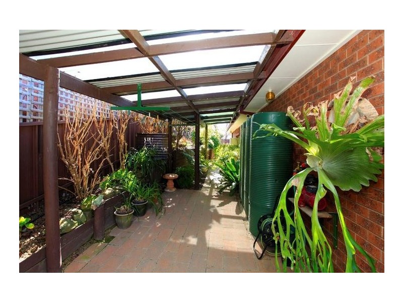 279 Bimbadeen Avenue, East Albury NSW 2640