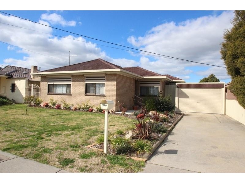 558 Kemp Street, Lavington NSW 2641