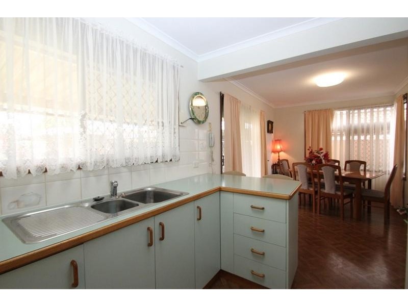 558 Kemp Street, Lavington NSW 2641