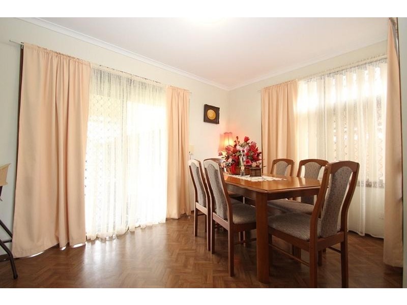 558 Kemp Street, Lavington NSW 2641