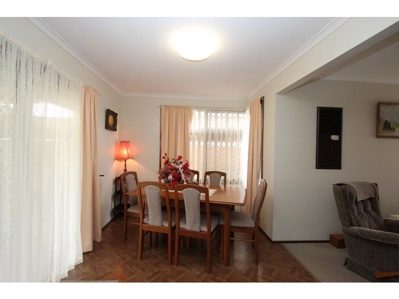 558 Kemp Street, Lavington NSW 2641