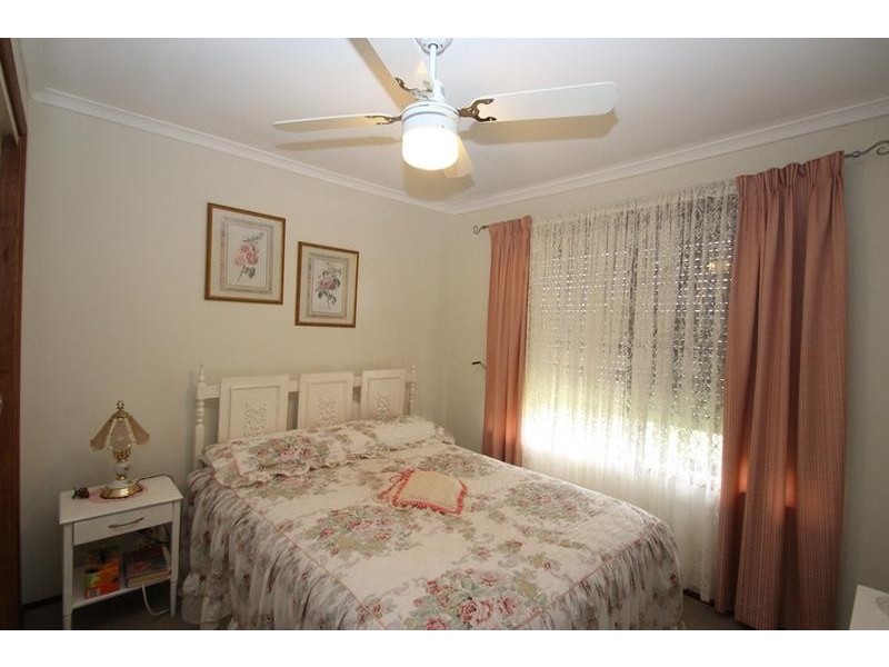558 Kemp Street, Lavington NSW 2641