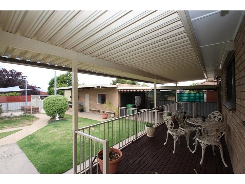 558 Kemp Street, Lavington NSW 2641