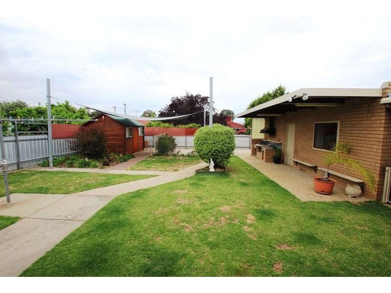 558 Kemp Street, Lavington NSW 2641