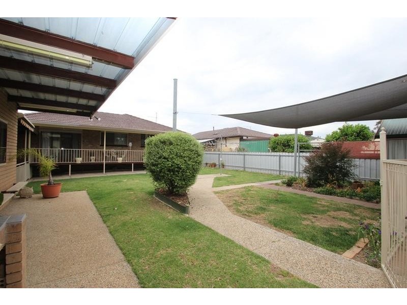 558 Kemp Street, Lavington NSW 2641