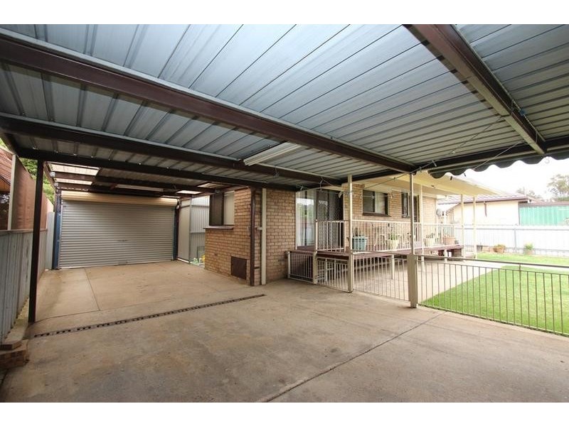 558 Kemp Street, Lavington NSW 2641