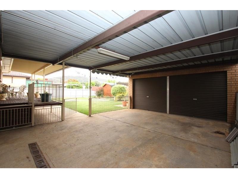 558 Kemp Street, Lavington NSW 2641