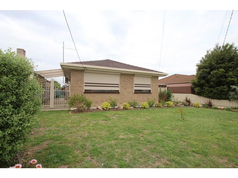558 Kemp Street, Lavington NSW 2641
