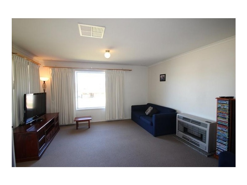 16 Banksia Street, West Albury NSW 2640