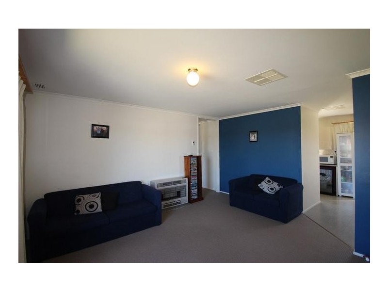 16 Banksia Street, West Albury NSW 2640