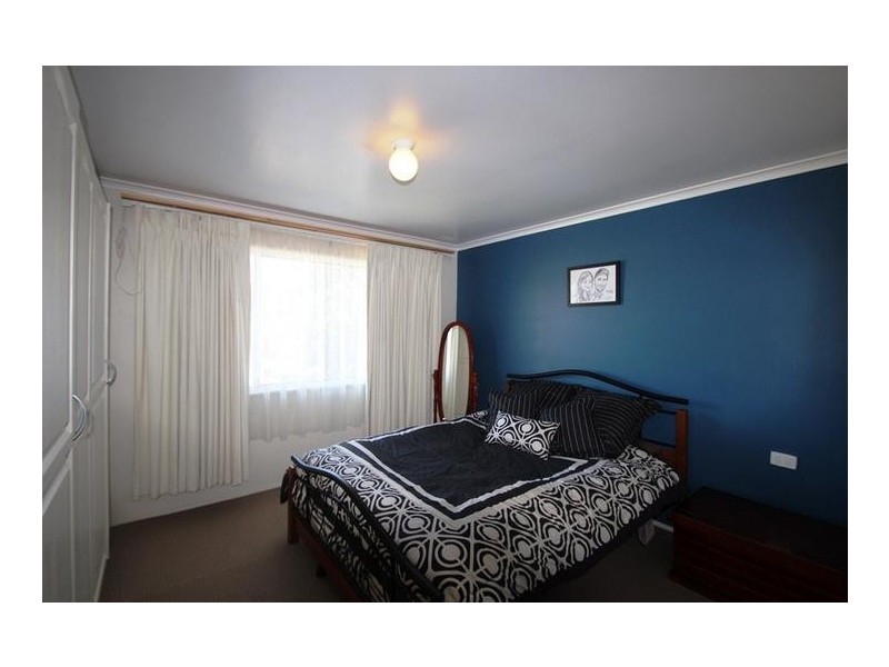 16 Banksia Street, West Albury NSW 2640