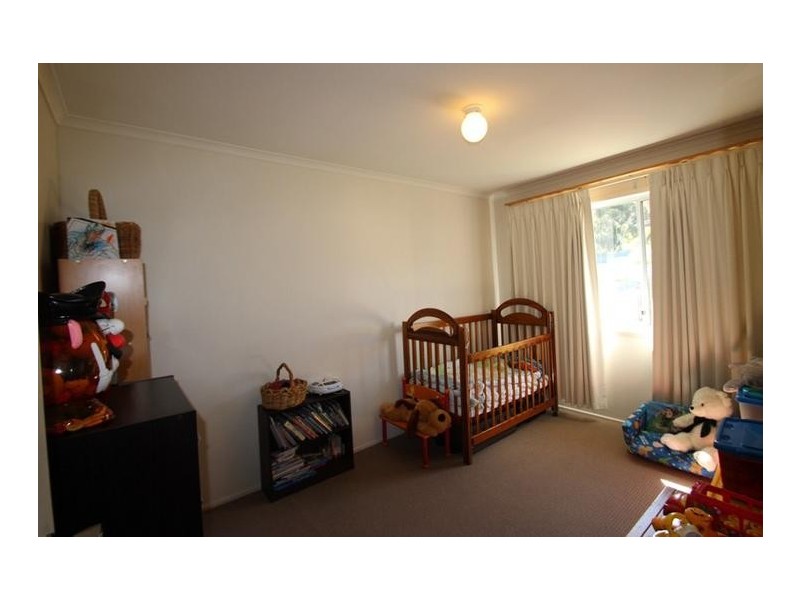 16 Banksia Street, West Albury NSW 2640