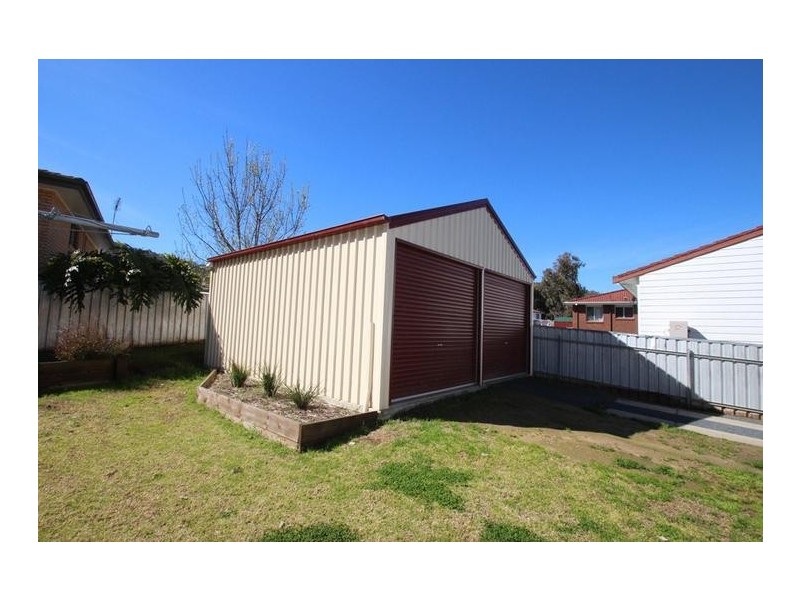 16 Banksia Street, West Albury NSW 2640