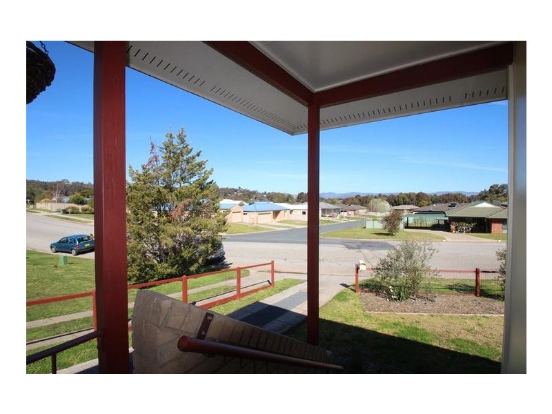 16 Banksia Street, West Albury NSW 2640