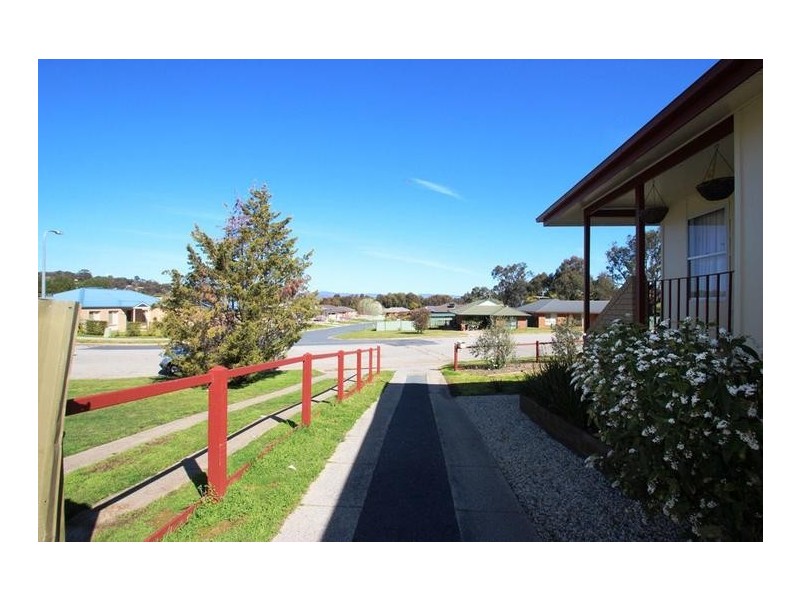 16 Banksia Street, West Albury NSW 2640
