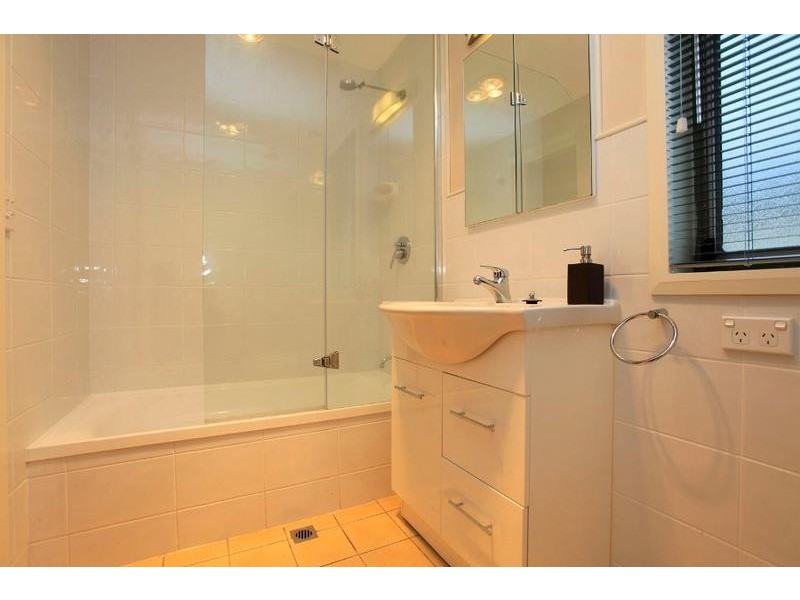 365 Twin Crescent, Lavington NSW 2641