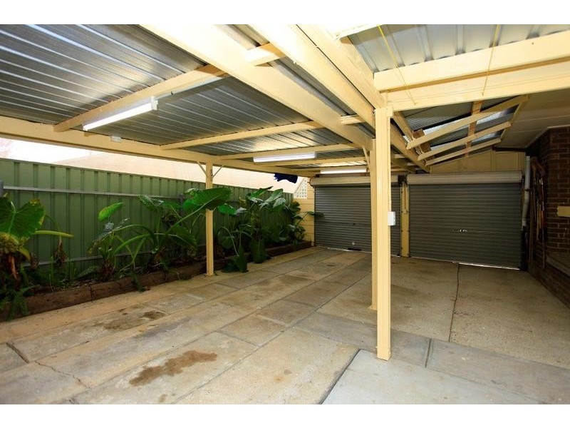 365 Twin Crescent, Lavington NSW 2641