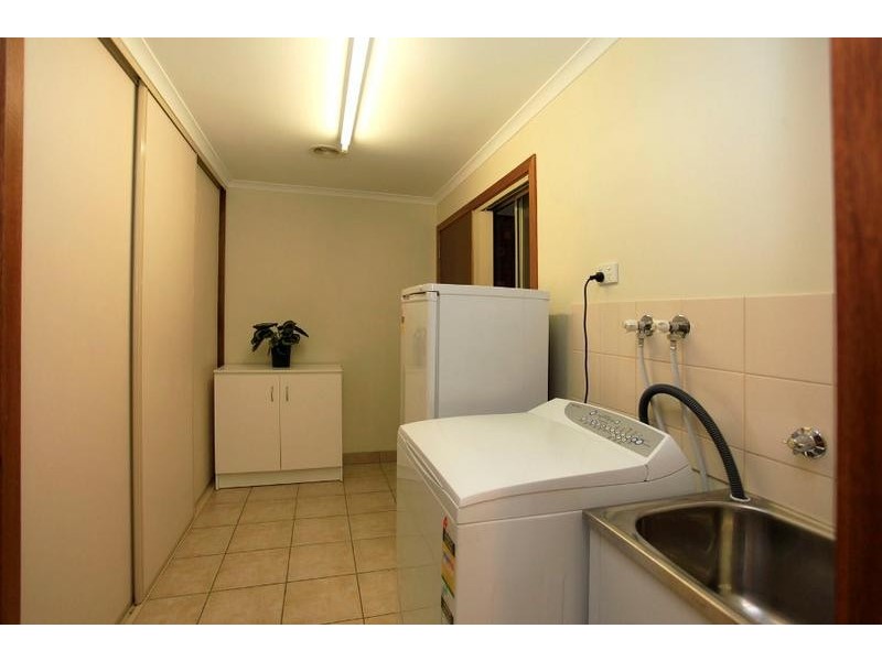 1/6 Southernview Drive, West Albury NSW 2640