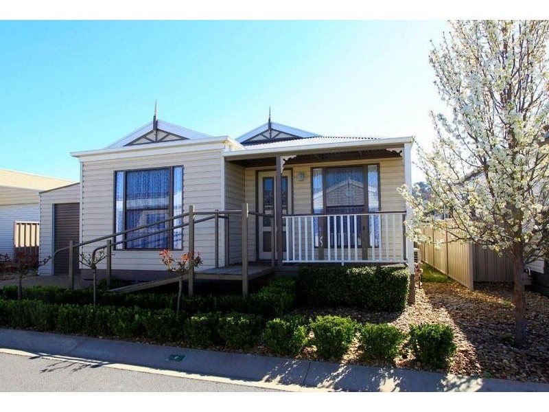 2/639 Kemp Street, Lavington NSW 2641