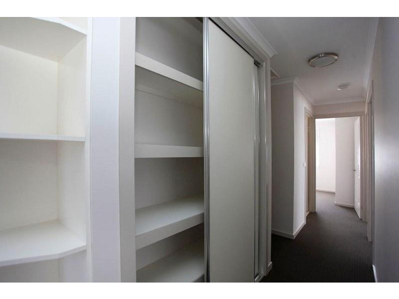 2/639 Kemp Street, Lavington NSW 2641