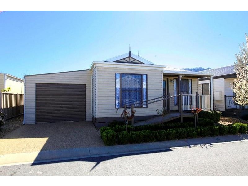 2/639 Kemp Street, Lavington NSW 2641